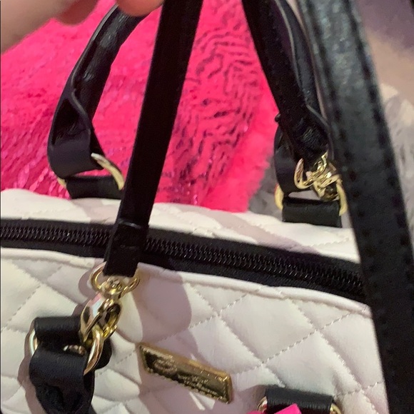 Adorable Purse - Picture 2 of 6